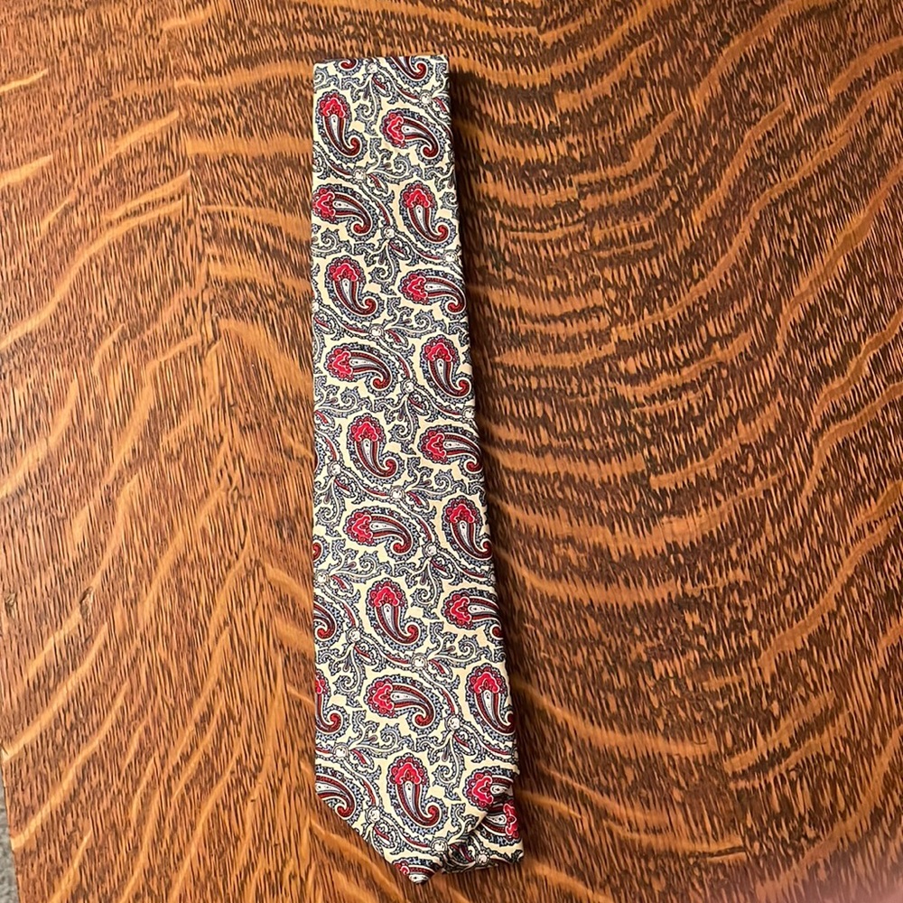 Oscar see La Renta Silk Paisley Tie